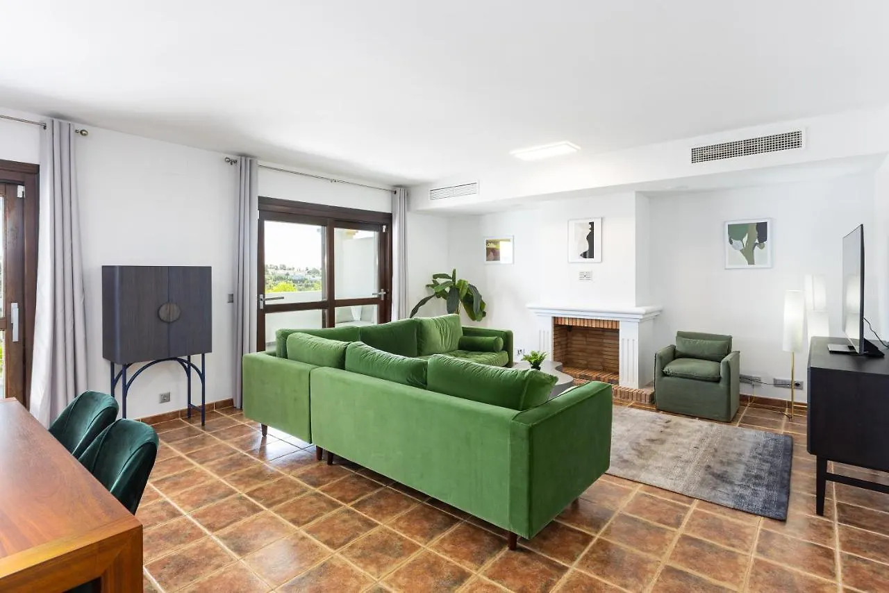 Private 4 Bedrooms House Shared Pool Montevideo Hills Golf By Aorastay Estepona Сasa de vacaciones