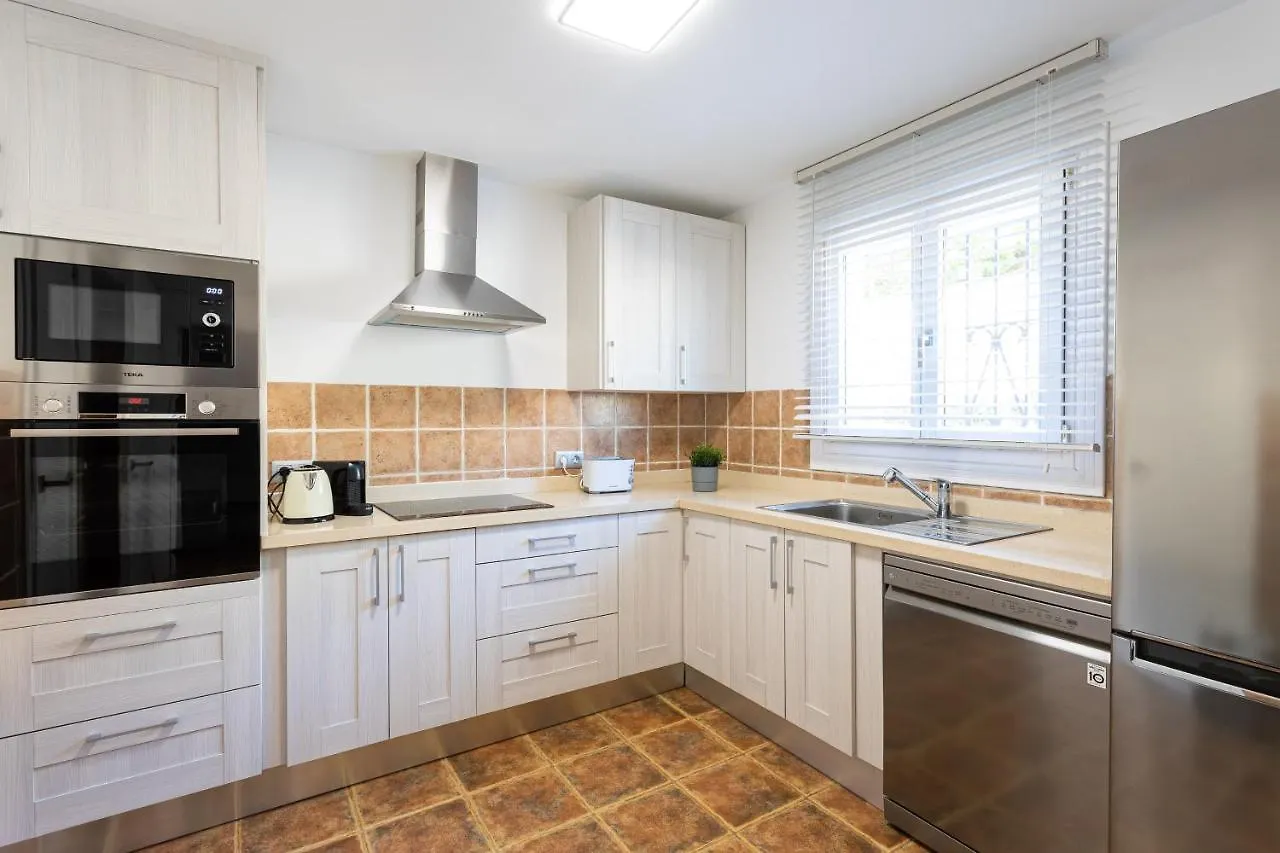 Private 4 Bedrooms House Shared Pool Montevideo Hills Golf By Aorastay Estepona Сasa de vacaciones